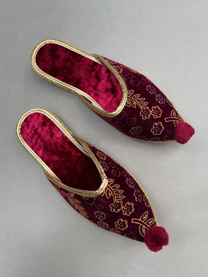 Dark Red Babouche Henna Shoes with PomPoms - EU37 Costume, Bachelorette Parties Foto 3 de 4