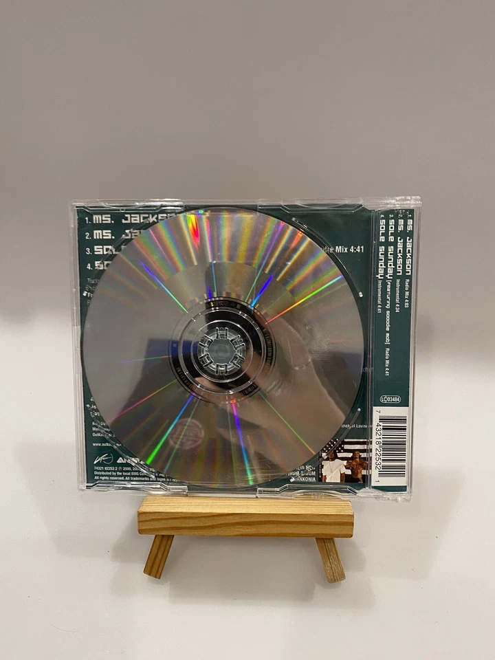 Ms.Jackson von Outkast ST-K390 - Bild 2 von 2