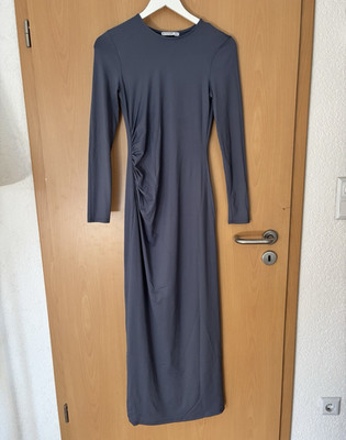 Stradivarius Damen Maxikleid Midi S Grau Langarm Rundhals unifarben Raffung