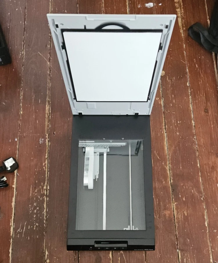 Epson Perfection V600 USB Flatbed Photo & Film Negatives Scanner + Holders - Image 3 of 4