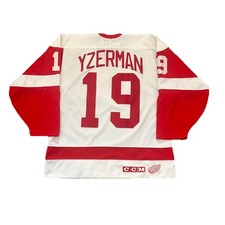 Detroit Redwings Jersey Large Steve Yzerman Mens CCM Vintage MIC