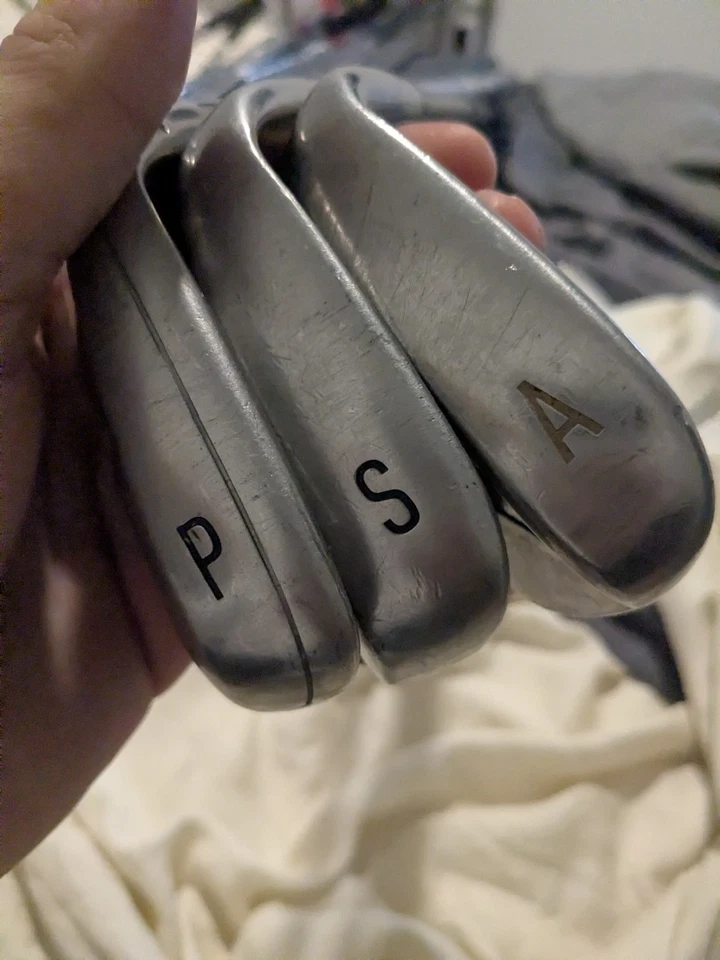 Left Taylormade m4,stealth wedge set.pitching,approach,sand. regular. iron set. - Image 2 of 4