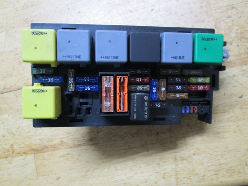 2006-2013 Mercedes Benz GL450 GL550 Relay Fuse Box A1645400072