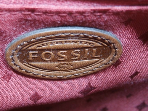 BEAUTIFUL Fossil Red Leather Messenger Travel Handbag Pebbled Multiple Pockets - Picture 18 of 19