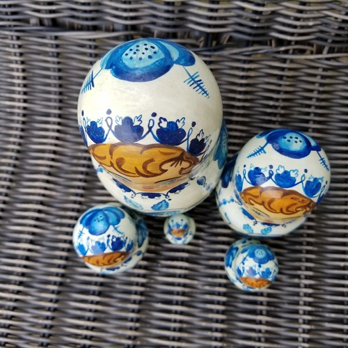 Bambole russe vintage in legno dipinte a mano 5 pezzi - Foto 5 di 11