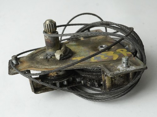 1980 - 1985 Fiat 124 Spider Manual Door Window Regulator Right Passenger Rh Oem - Picture 3 of 10