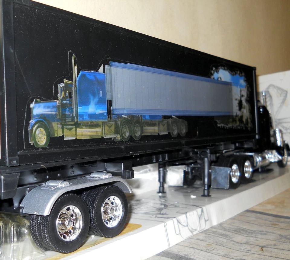 1:32 KENWORTH  LONG HAULER Collection 1:32 - Immagine 3 di 4