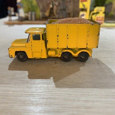 60er Jahre Vintage Husky Guy Warrior Truck mit Ladung - Playworn Zustand