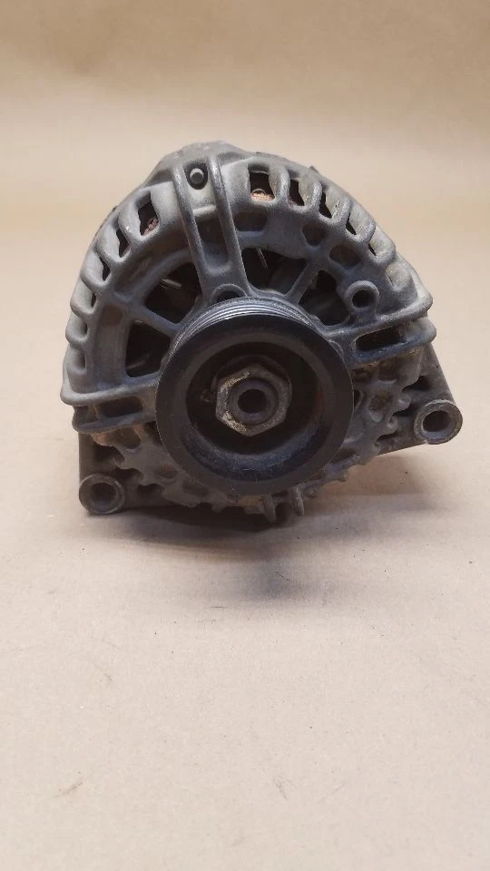 Alternador usado se adapta a: camioneta GMC Sierra 2500 2006 5,3 grado A Foto 2 de 4