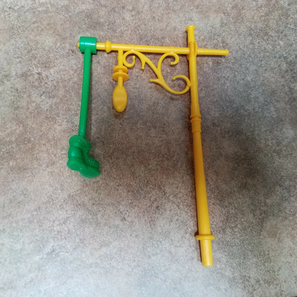 Juego de mesa Mouse Trap 1986 poste de lámpara amarillo verde zapato de patada pieza de repuesto Foto 2 de 4