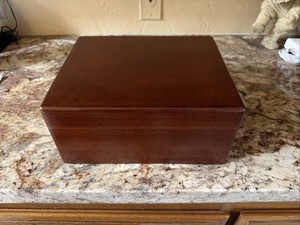 Michael Dixon Desktop Cigar Humidor,-, 9" x 11" x 5”