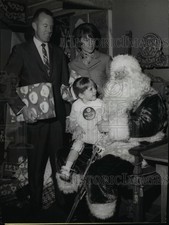1966 Press Photo Col. L. Gordon Cooper, Donna Dill and Miss Trudy Cooper