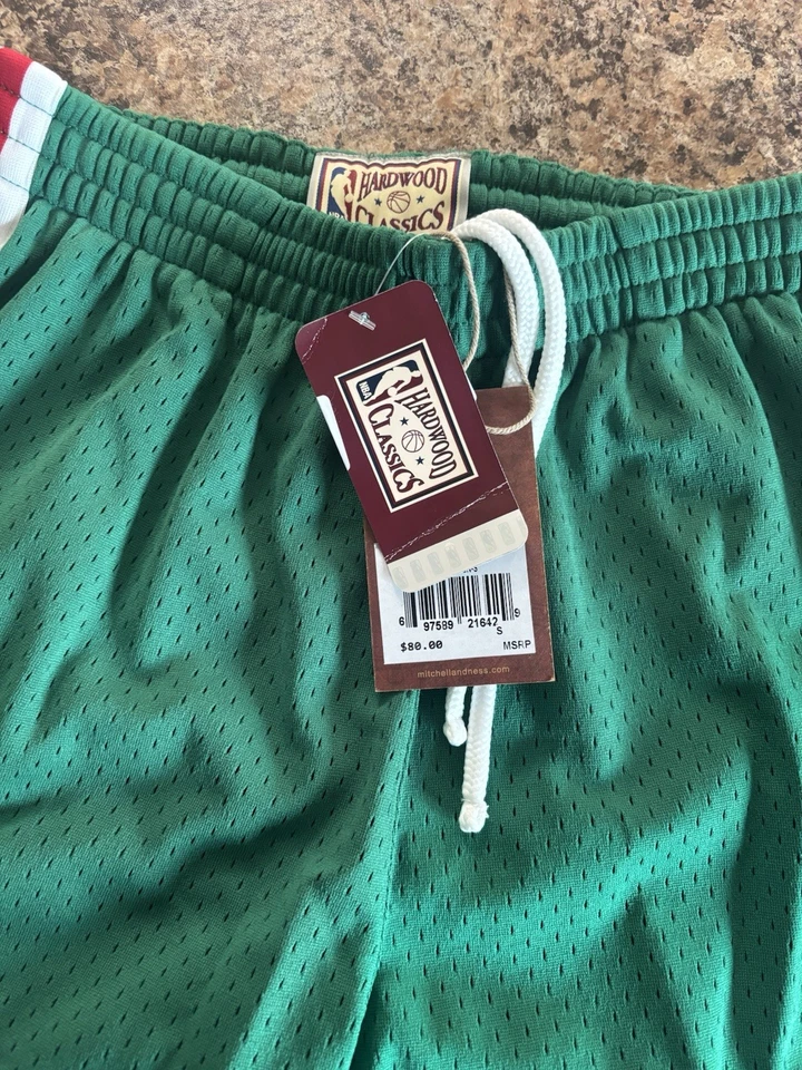 Women's Mitchell & Ness Milwaukee Bucks Mesh Basketball Shorts Small $85 - Image 2 of 3