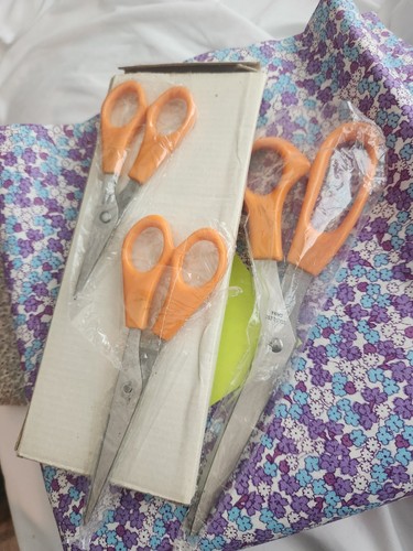 NIB Set Of 3 Sizes Of Sewing Scissors3 sizes - Picture 3 of 3