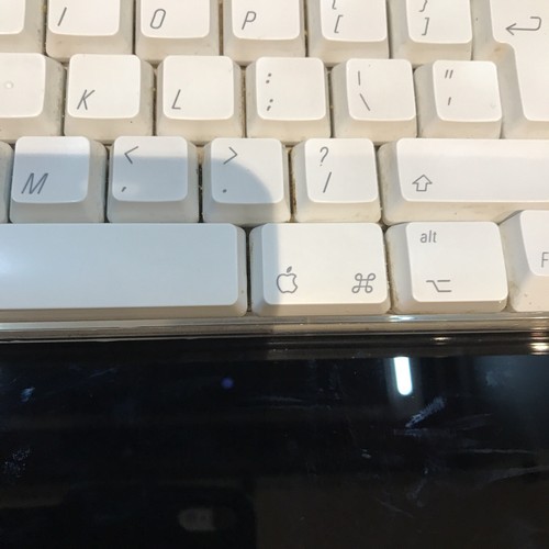 Genuine Apple Keyboard Model A1048 USB Wired QWERTY Keypad UK Vintage. Working - Picture 7 of 15