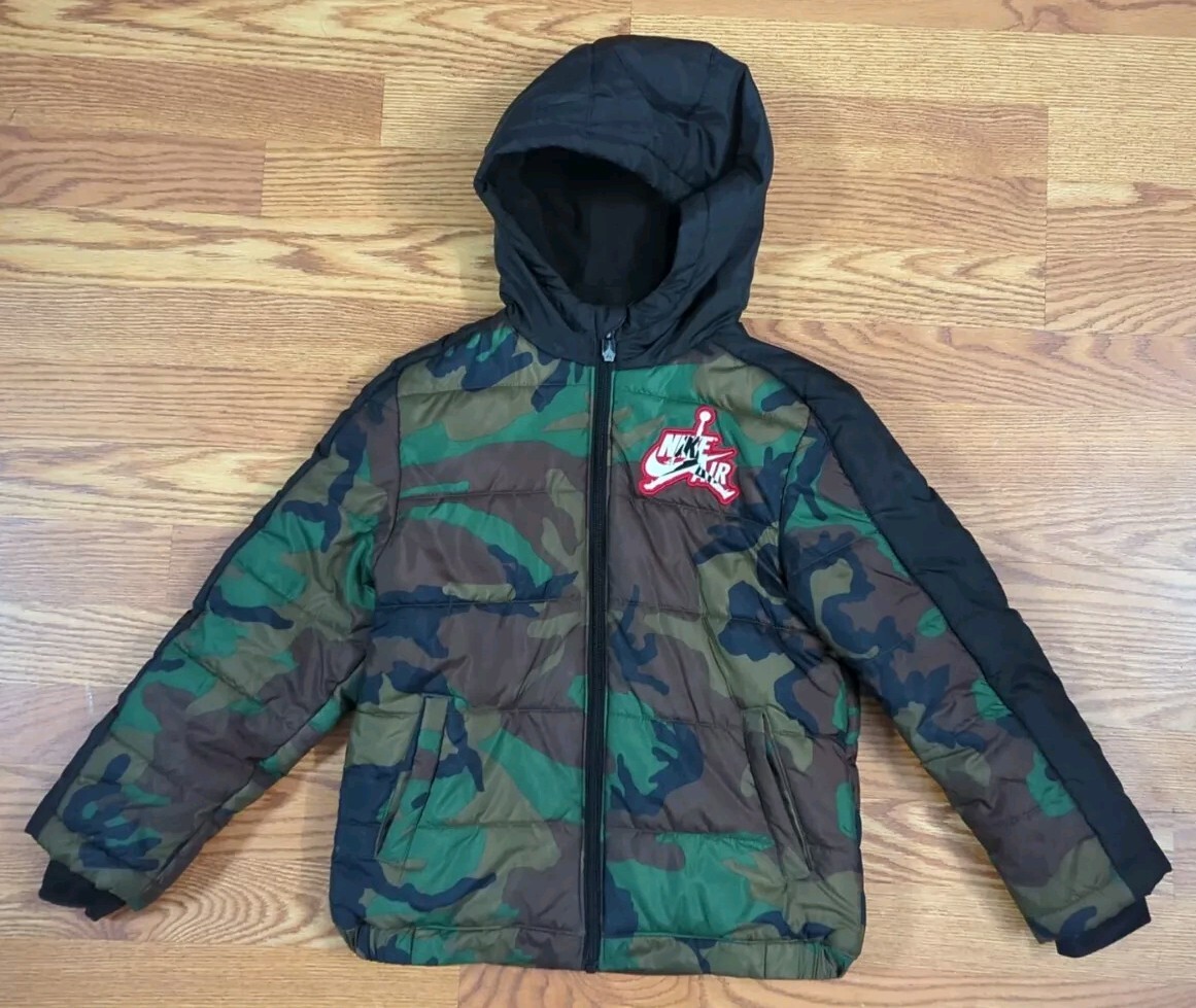 Nike Air Jordan Camo Puffer Jacket Coat Boys Youth Size Small 8-10  