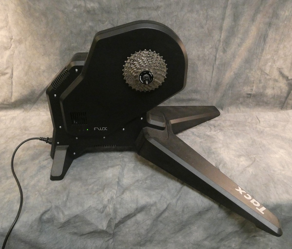 アクセサリー Tacx FLUX smart T2900 Amazon.com: Tacx Flux S Smart Bike Trainer, Black, Model