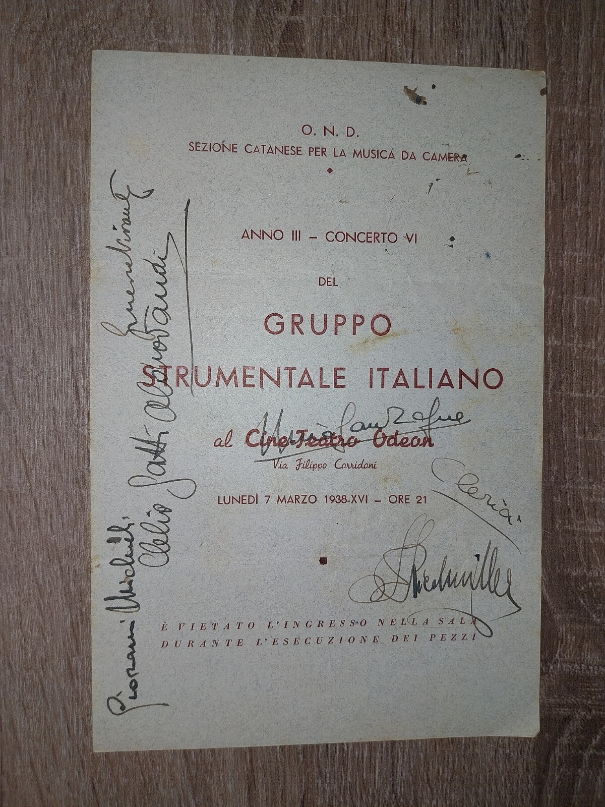 Foto 1 di 2
