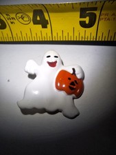 Ghost holding a pumpkin Halloween pin vintage collectable
