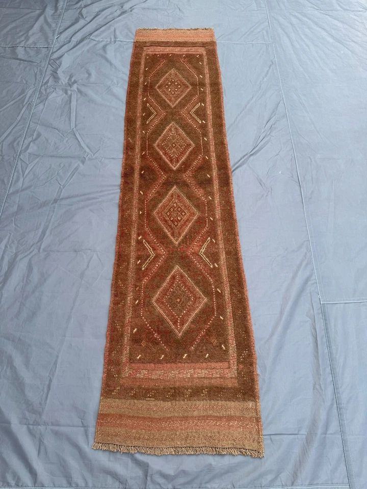 Corredor de lana afgano vintage de 1,9 x 7,9 pies - marrón tribal y terracota nómada. Foto 2 de 4