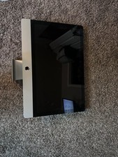 Apple iMac All-in-One Comes With Keyboard And Mouse