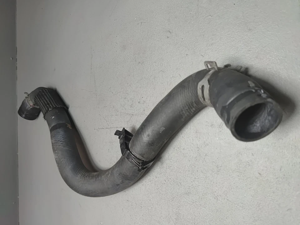 Manguera superior del radiador del motor Toyota Avalon 2021 OEM Foto 4 de 4