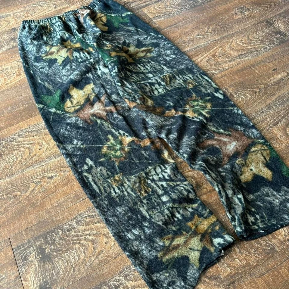 Vintage y2k baggy fleece Camo sweatpants fit a 27 relaxed! - Image 2 of 3