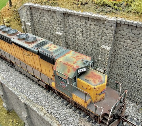 Escala HO BLI EMD SD40-2 CNW #6867 DCC/SONIDO/NUEVO EN CAJA/resistente a la intemperie | Condition: New