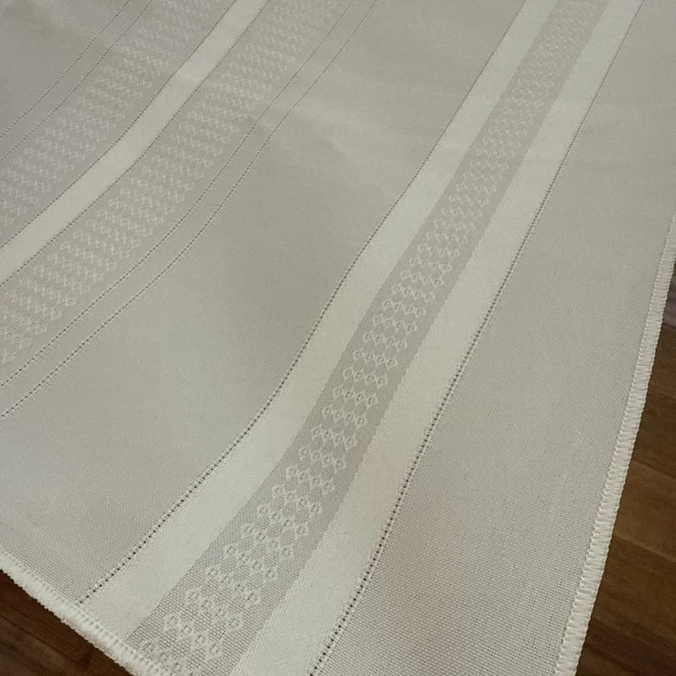 Polyester Rectangle Tablecoth 52” x 69” Patterned Textured - Image 2 of 4