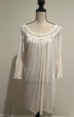 Win Win Woman s Ivory Crochet Neckline Bell Sleeve Tunic Size 2X-3X NWOT