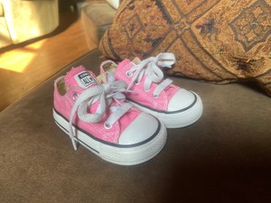 baby girl pink converse shoes