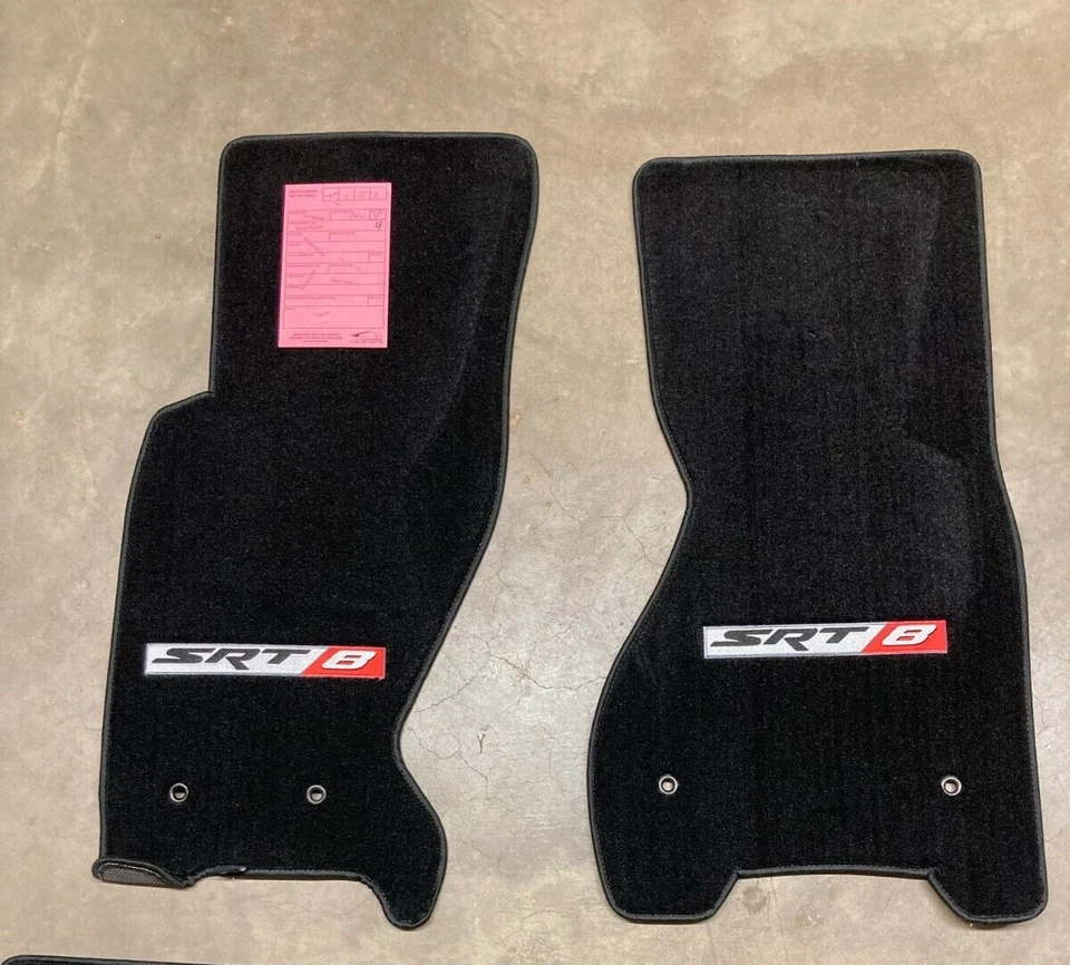 ¡Nuevo! Alfombrillas Jeep Grand Cherokee 1999 negras con logotipo SRT8 en las 4 alfombrillas Foto 3 de 4