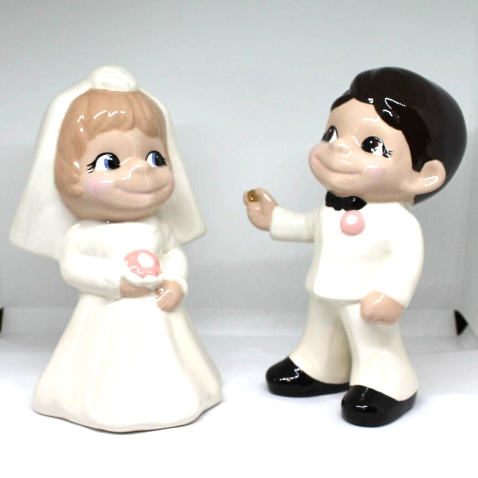 Vintage Atlantic Mold 9” Bride and Groom Blue Eyes Brown Eyes Cute Wedding Fun ! - Image 3 of 4