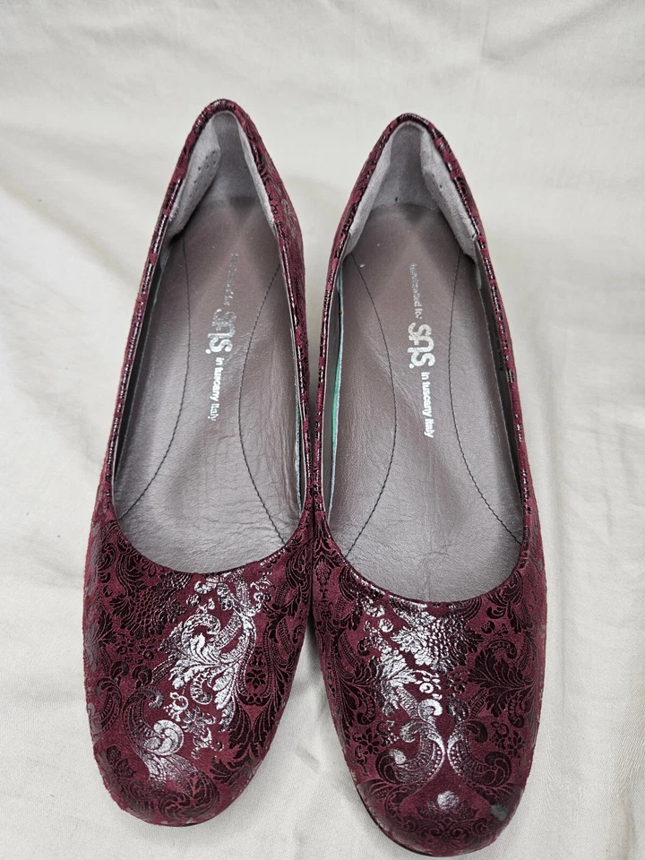 Tacones de cuña SAS para mujer 7 cuero púrpura floral en relieve sin cordones punta redonda Italia Foto 4 de 4