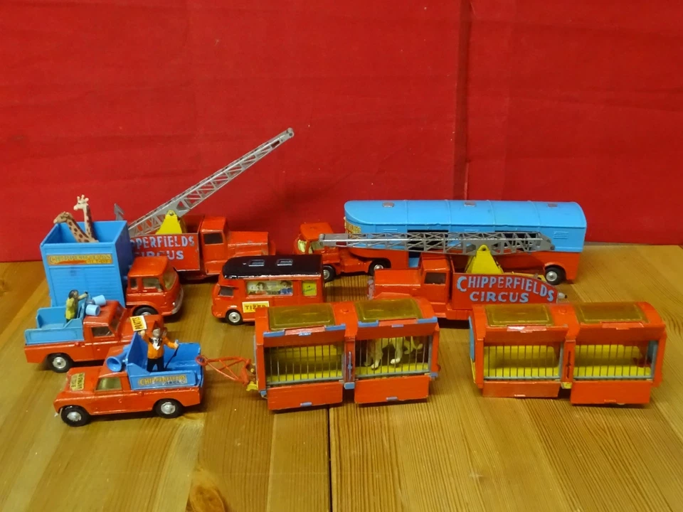 JOB LOT OF 9 1960/70s VINTAGE CORGI TOYS CHIPPERFIELDS CIRCUS DIECAST VEHICLES - Image 2 of 4