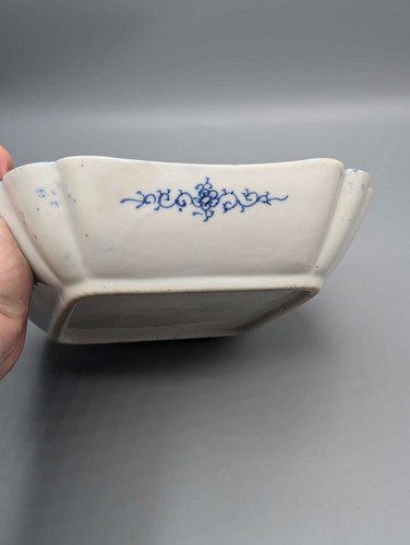 Japanische Edo Periode kannelierte quadratische Porzellan Schale mit Prunus Muster - Bild 7 von 8