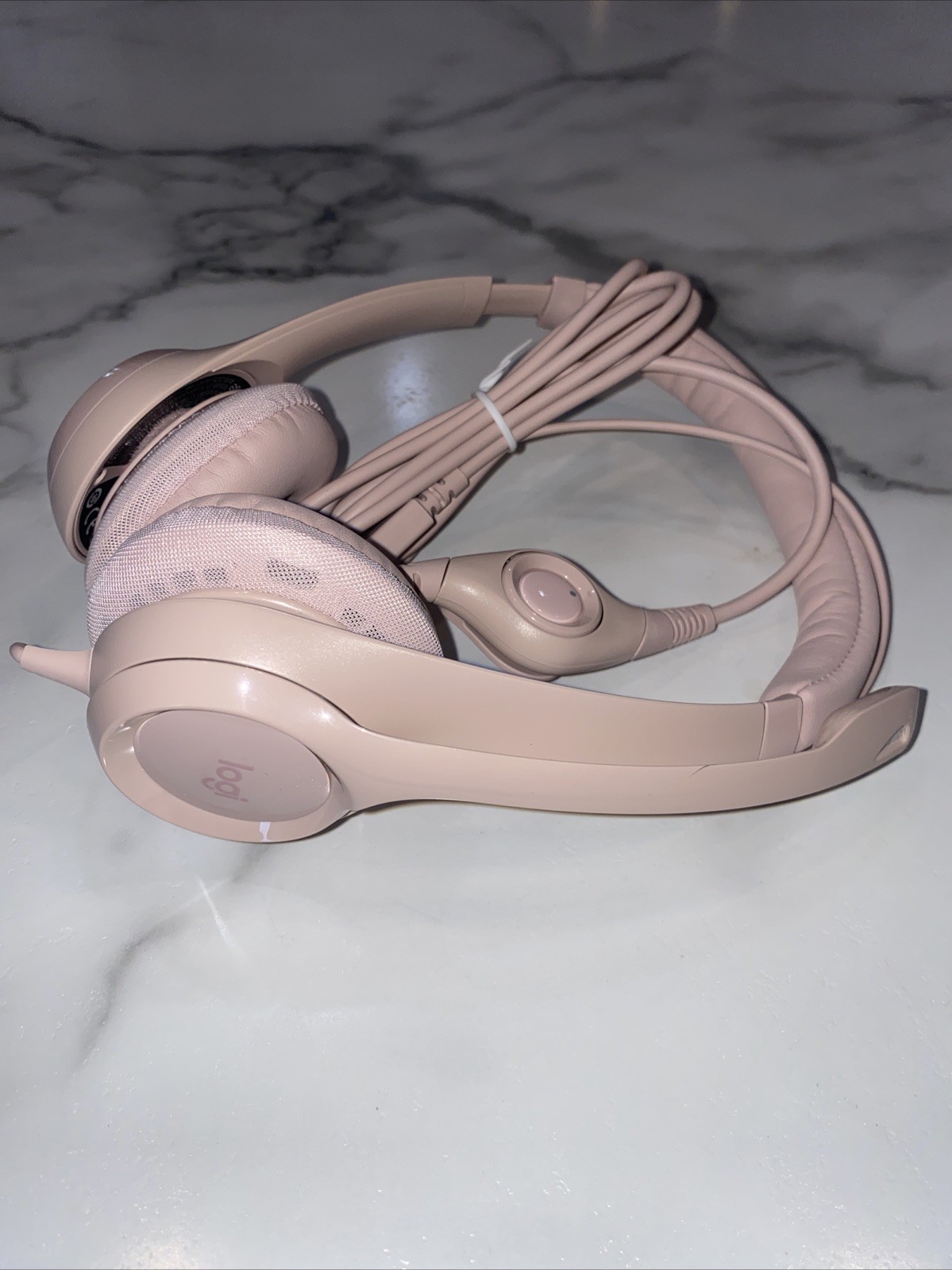 Logitech K270 Wireless Keyboard and Mouse Combo Plus Headset W/Mic- Pink