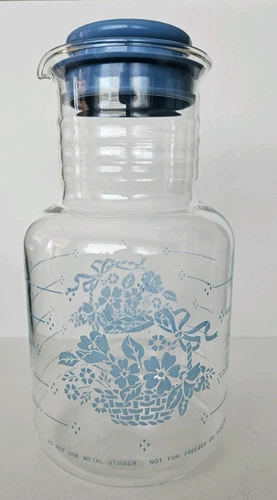 VTG Pyrex Cornflower Country Blue Basket 7520 Juice Glass Carafe Pitcher 2qt.