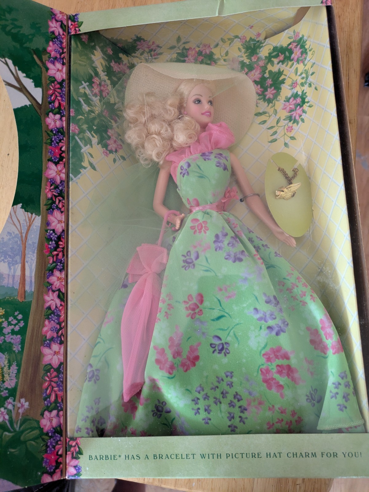 Mattel Barbie Simply Charming 2001 Doll Caucasian