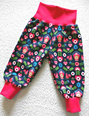 Exklusive handmade Hose zum mitwachsen  Herzen Blumen Dessin