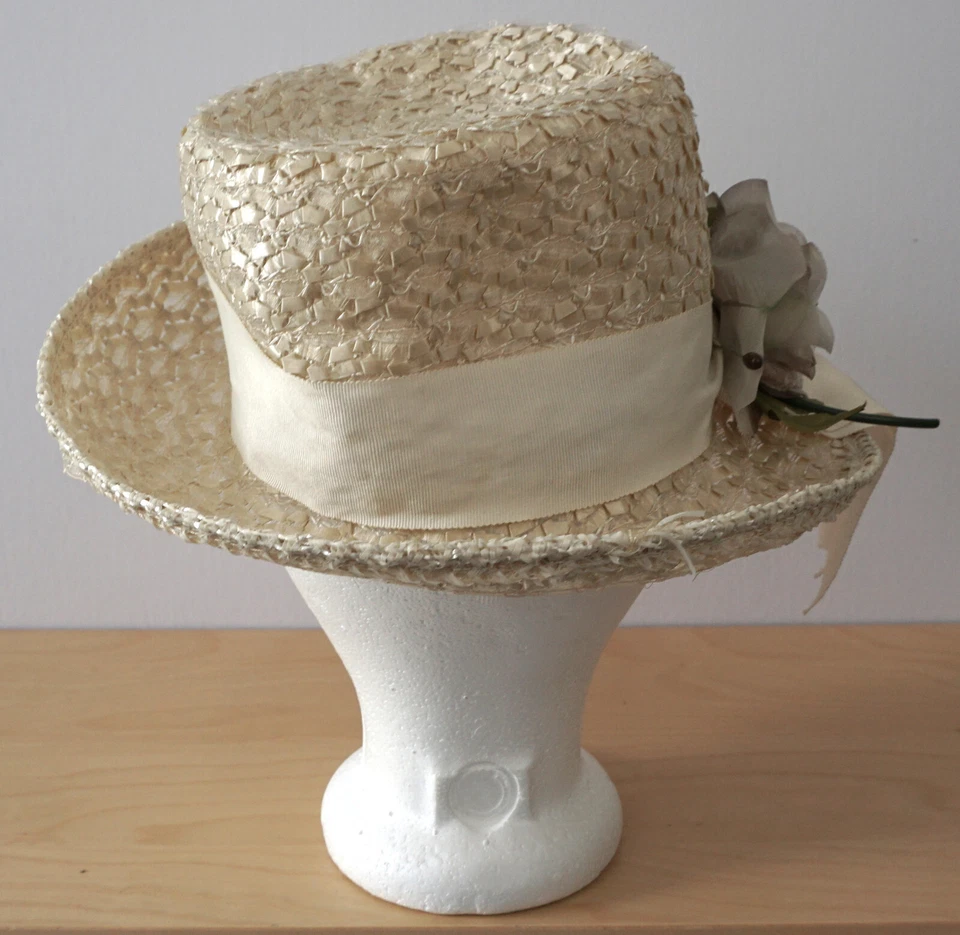 Sombrero Vintage Blanco Paja con Cinta de Marfil Tela Rosa Jardín Fiesta Derby Elegante Foto 3 de 4