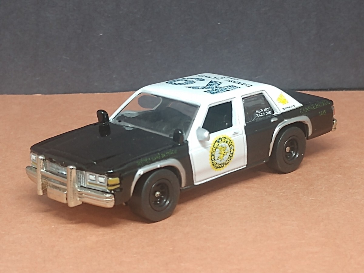 BLUES BROTHERS 2000 MOVIE FORD CROWN VICTORIA K9 POLICE CAR 1/64