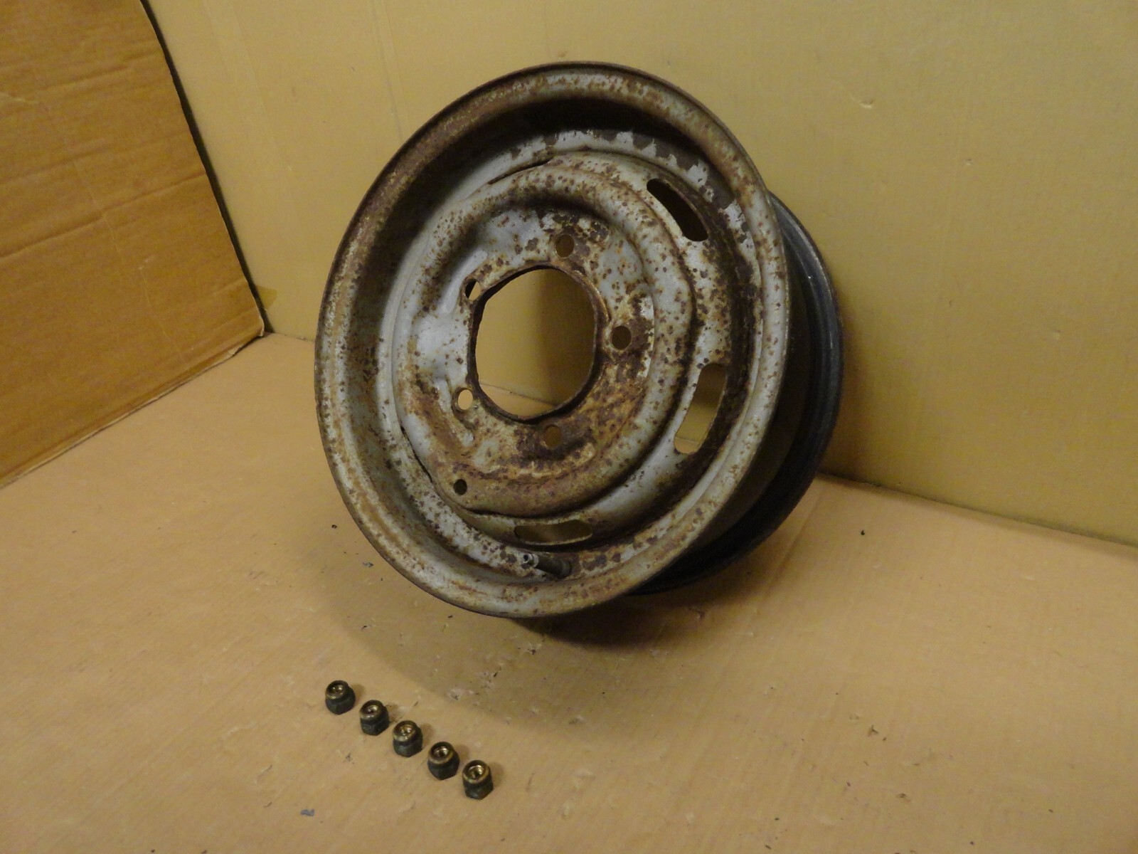 1967 - 1980 Rolls Royce Silver Shadow II OEM 15 X 6 Steel Wheel & Lug Nuts
