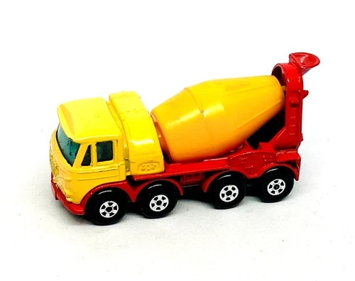 Matchbox Lesney 21 Foden Concrete Truck in yellow & red, green base, nmint!
