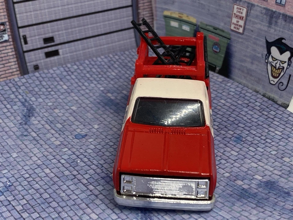 Escalera de rescate de bomberos Hot Wheels 83 Silverado hecha a medida Foto 3 de 4