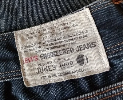 Jean Levi's Engineered * taille 28L x 34L * jambe torsadée ~ MESURÉ ~ RARE ~ unisexe ? - Photo 1/4