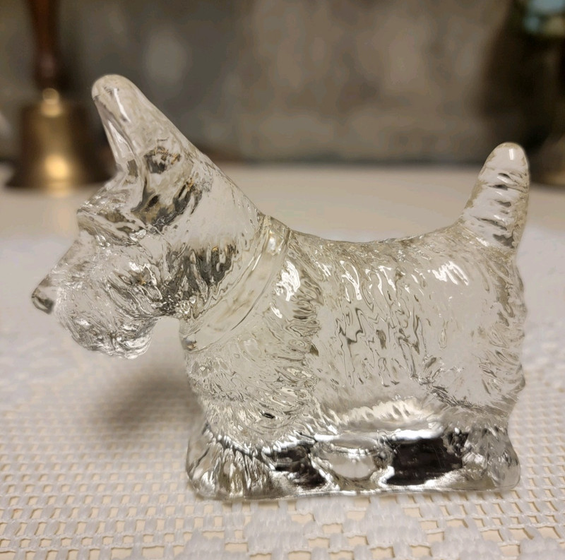 MOSSER Glass SCOTTIE DOG in Beautiful CRYSTAL  from 2000's w/ Sticker