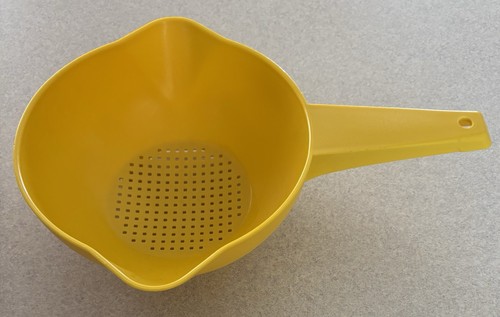 Vintage Tupperware Small Bright Yellow Colander Strainer 1 quart 1200 CLEAN! euc