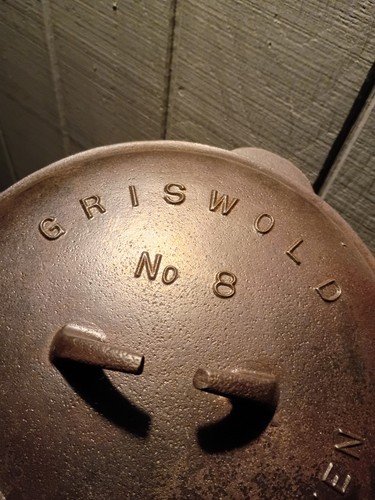 Vintage Griswold Cast Iron #8 Fully Marked Tite Top Dutch Oven EUC
