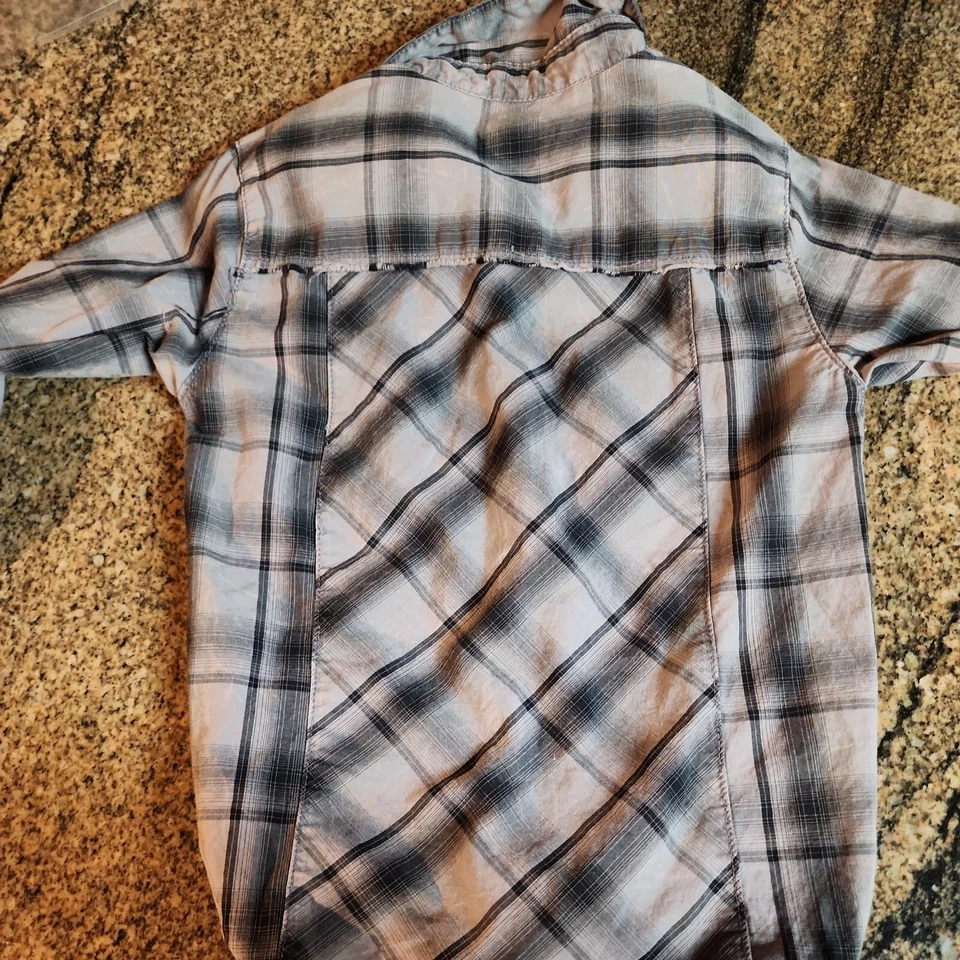 Mameluco de una pieza con botones a cuadros Wrangler 24M para niños Foto 4 de 4